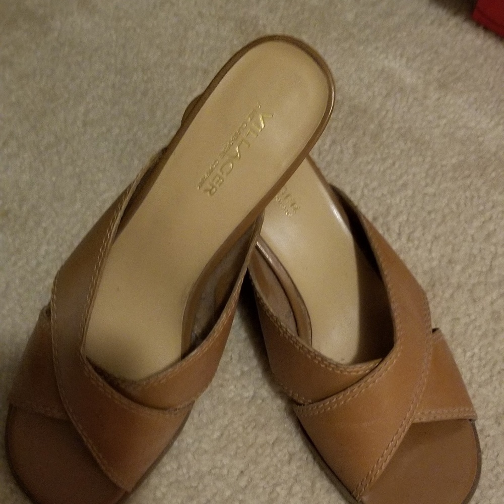 Sandal